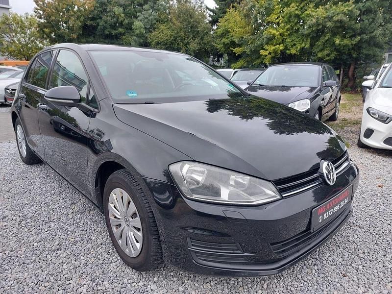 Schwarz Gebraucht 2014 VW Golf VII Trendline Limousine | 5.999 € (Fairer Preis) - Bild 1/4