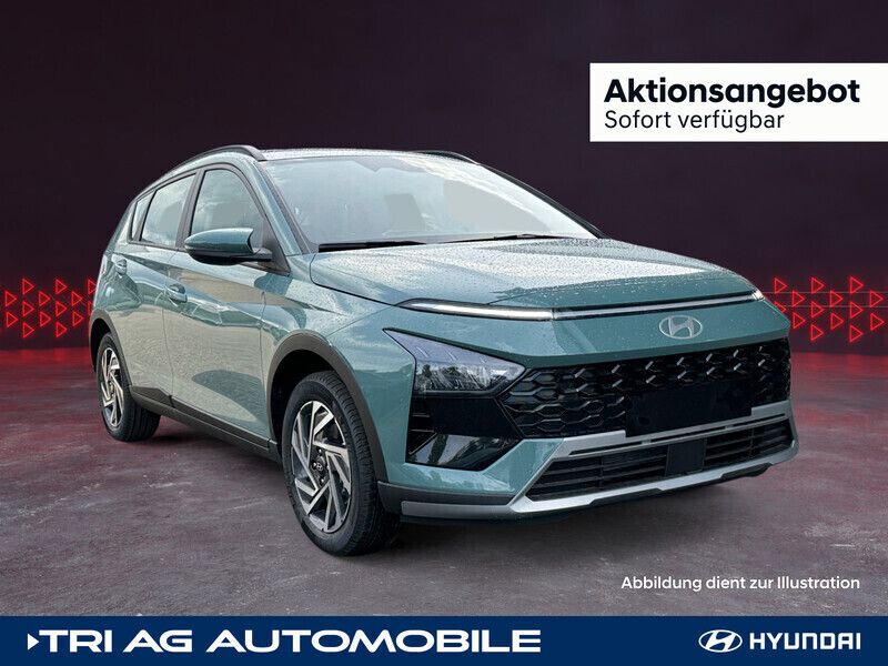 Mangrove green / mic Gebraucht 2024 Hyundai Bayon Trend SUV | 23.392 € (Etwas zu teuer) - Bild 1/4