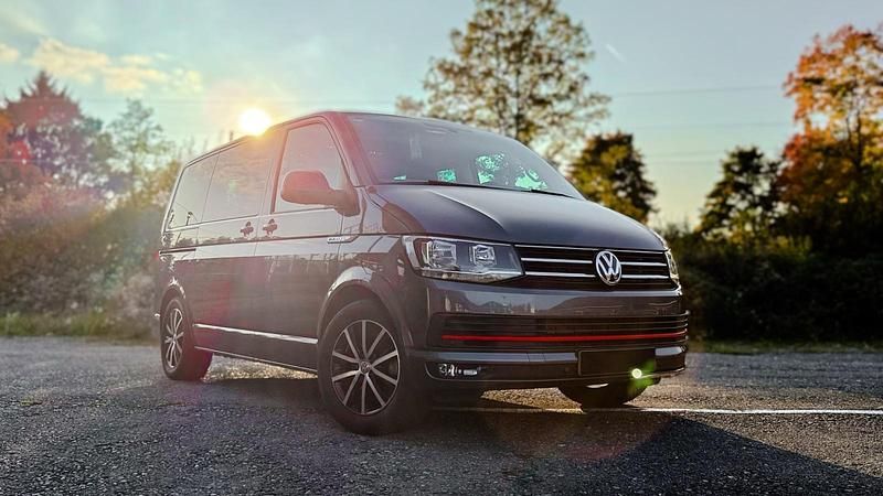 Grau Gebraucht 2015 VW T6 Van | 29.900 € (Superpreis) - Bild 1/4