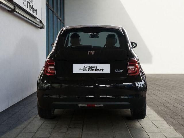 Gebraucht Fiat 500e 86 kW (118 PS) 2023 Onyx black Kleinwagen