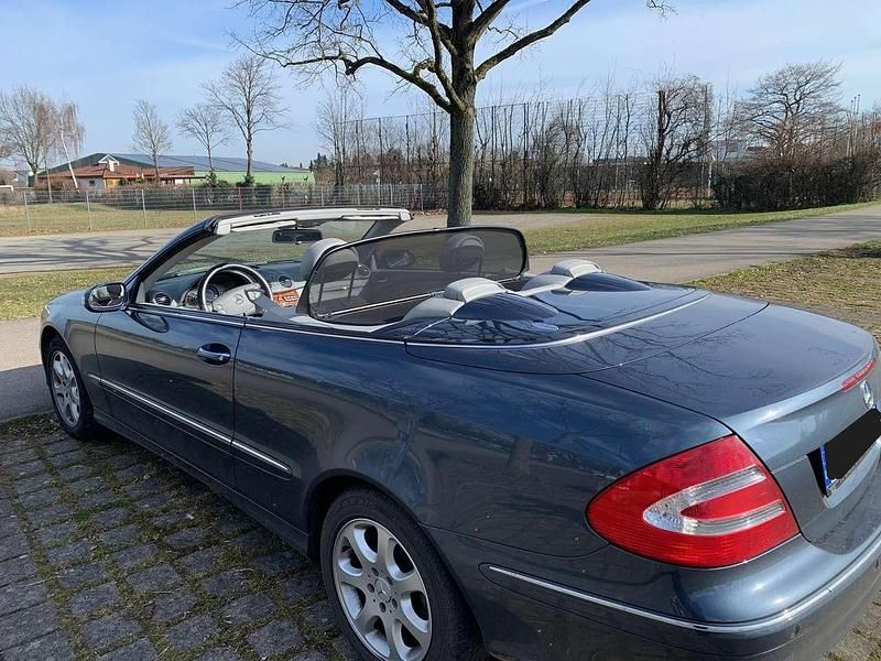 Gebraucht Mercedes CLK200 Elegance 163 PS (119 kW) 2004 Blau Cabrio