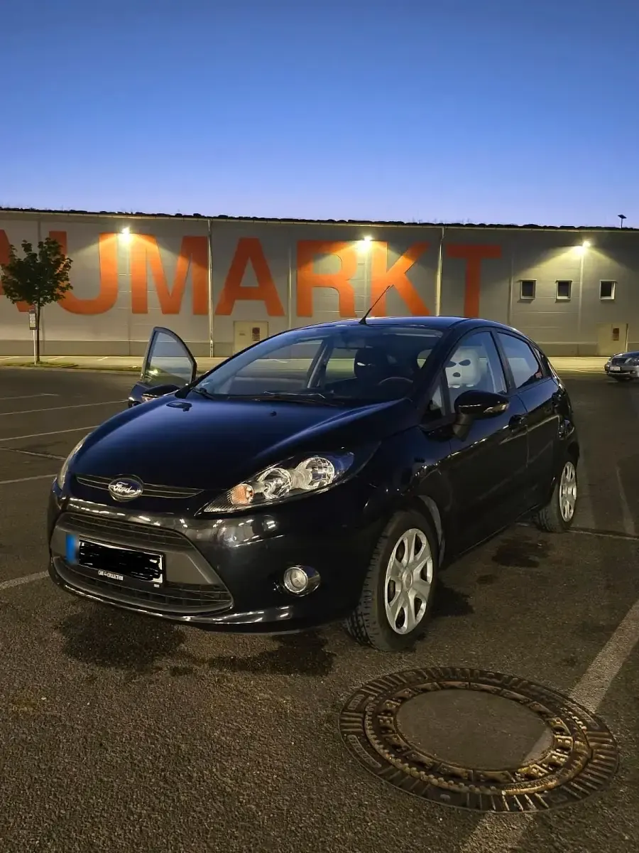 Gebraucht Ford Fiesta 82 PS (60 kW) 2012 Schwarz Kleinwagen