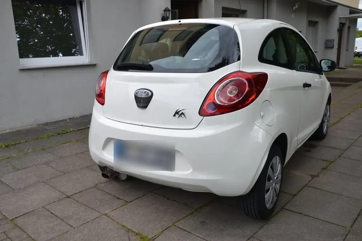 Gebraucht Ford Ka 70 PS (51 kW) 2013 Weiß Kleinwagen
