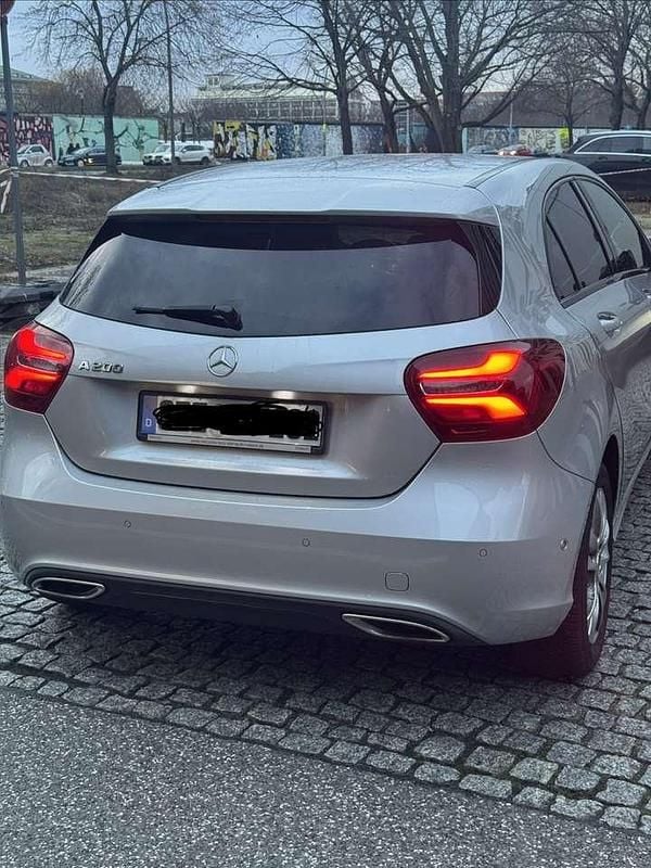 Gebraucht Mercedes A200 136 PS (100 kW) 2018 Silber Limousine