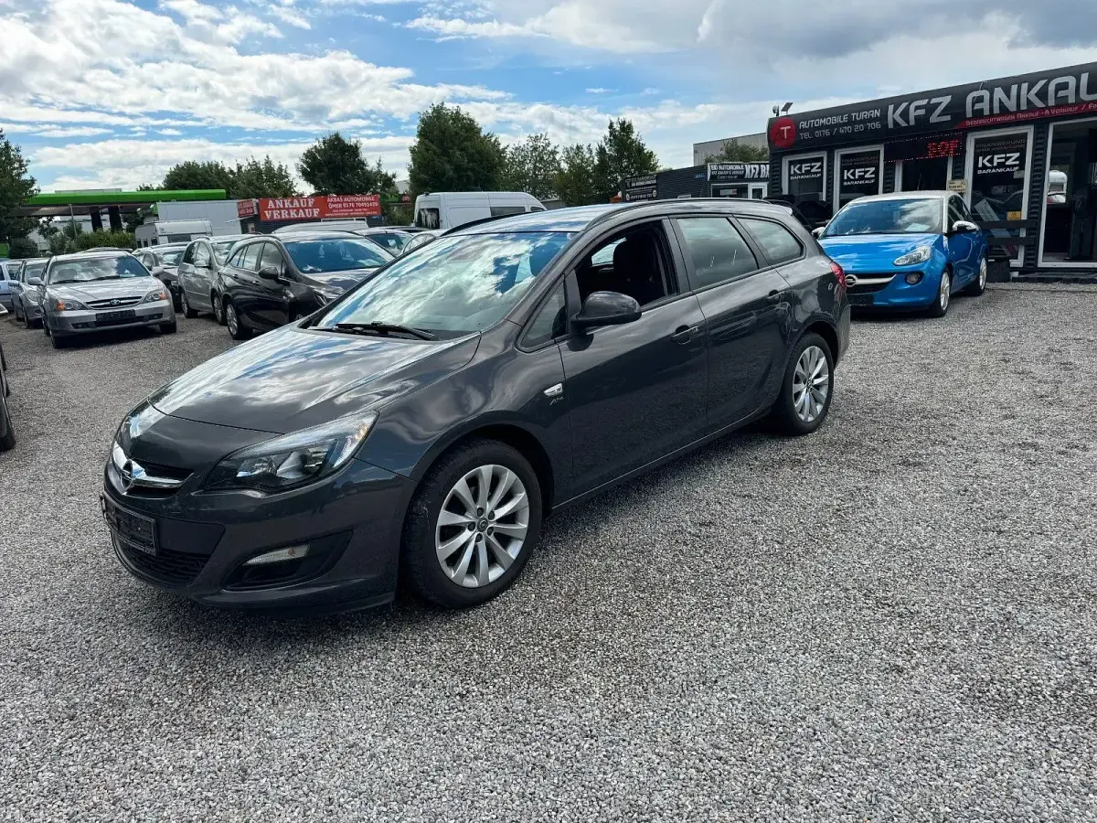 Gebraucht Opel Astra Active 140 PS (102 kW) 2013 Grau Kombi