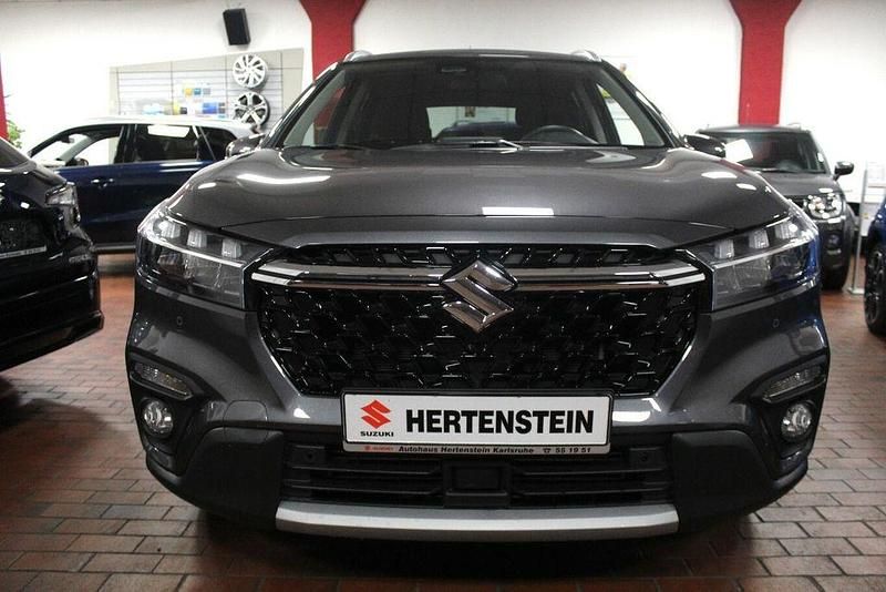 Grau Gebraucht 2023 Suzuki SX4 S-Cross Comfort SUV | 22.800 € (Fairer Preis) - Bild 1/4