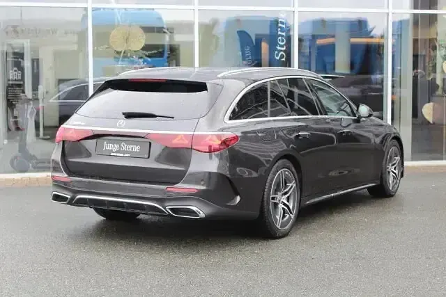 Gebraucht Mercedes E300 AMG 129 PS (94 kW) 2024 Grau