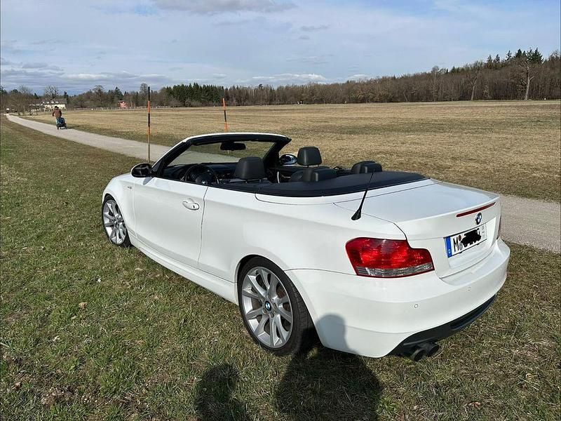 Gebraucht BMW 135 Cabriolet Performance 306 PS (225 kW) 2009 Weiß Cabrio
