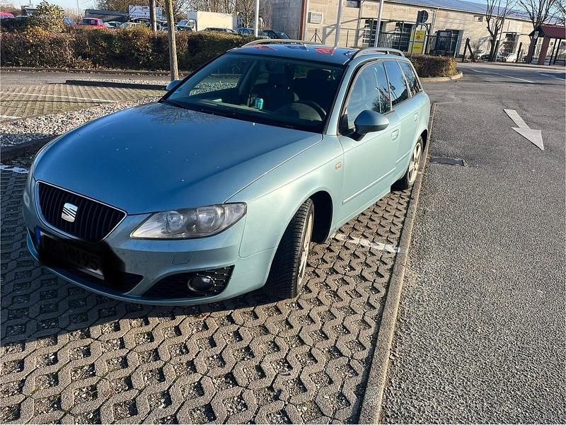 Blau Gebraucht 2011 Seat Exeo Kombi | 2.600 € (Superpreis) - Bild 1/4
