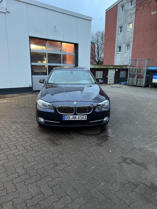 Blau Gebraucht 2011 BMW 525 Limousine | 8.500 € (Guter Preis) - Bild 1/4
