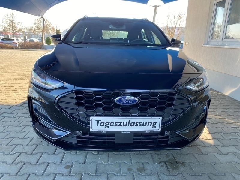 Gebraucht Ford Focus ST-Line 125 PS (91 kW) 2023 Schwarz Limousine