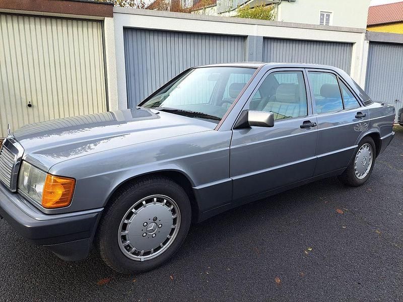 Gebraucht Mercedes 190 122 PS (89 kW) 1991 Grau Limousine