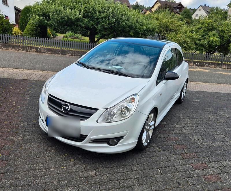 Weiß Gebraucht 2008 Opel Corsa Edition Kleinwagen | 2.500 € (Fairer Preis) - Bild 1/4