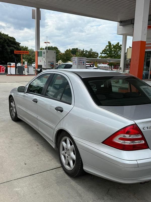 Gebraucht 2006 Mercedes C180 Limousine | 3.700 € (Guter Preis) - Bild 1/4