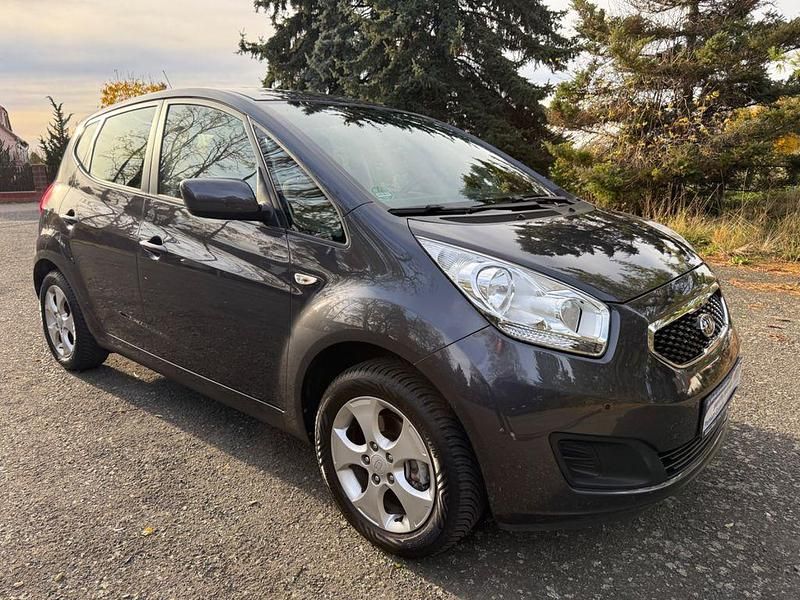 Grau Gebraucht 2012 Kia Venga Spirit Kleinwagen | 7.300 € (Etwas zu teuer) - Bild 1/4