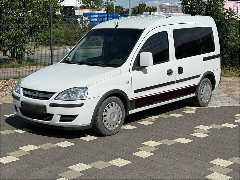 Weiß Gebraucht 2010 Opel Combo Van / Kleinbus | 3.600 € (Fairer Preis) - Bild 1/4