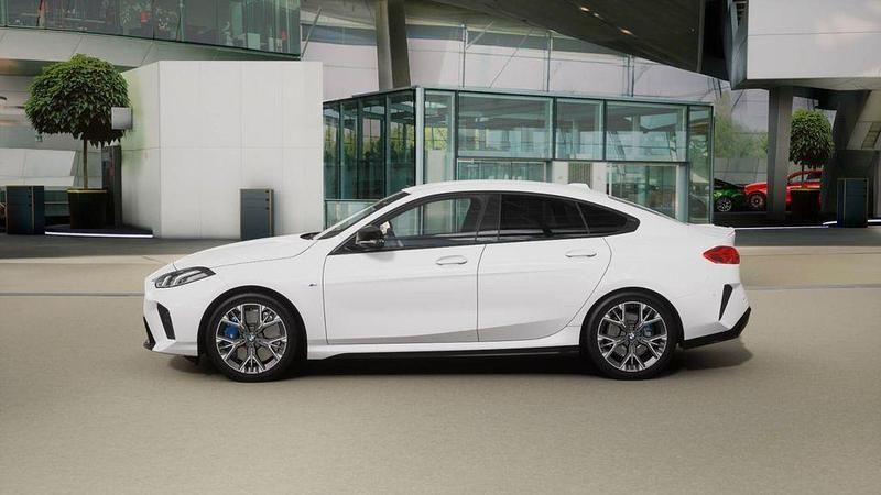 Neu BMW M235 M Performance 300 PS (220 kW) 2026 Weiß Limousine