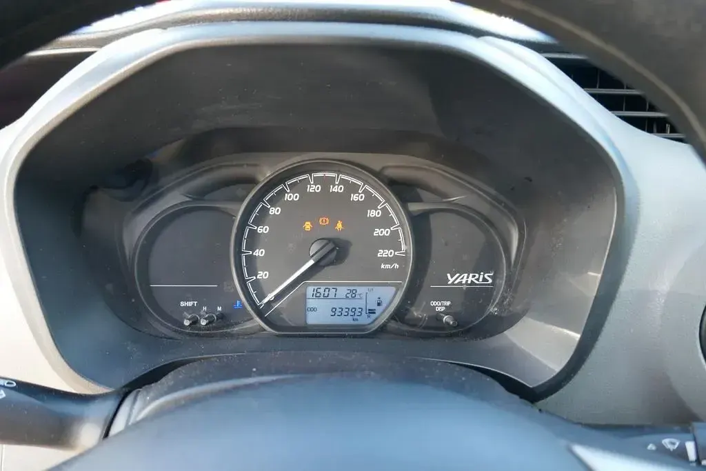 Gebraucht Toyota Yaris 72 PS (52 kW) 2018 Silber Kleinwagen