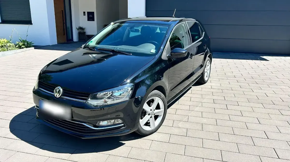 Gebraucht VW Polo 90 PS (66 kW) 2015 Schwarz Kleinwagen