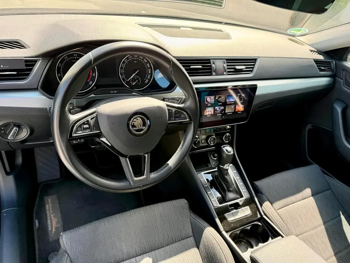 Gebraucht Skoda Superb 150 PS (110 kW) 2019 Schwarz Limousine