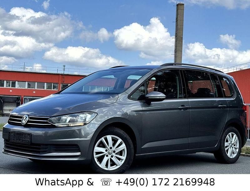 Grau Gebraucht 2020 VW Touran Van / Kleinbus | 13.700 € (Fairer Preis) - Bild 1/4