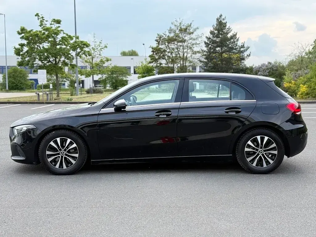 Gebraucht Mercedes A200 150 PS (110 kW) 2021 Schwarz Limousine