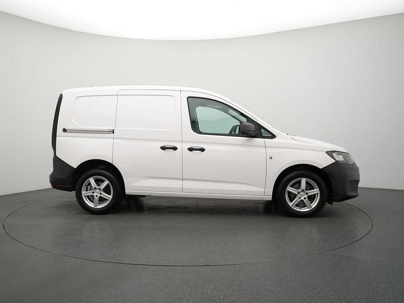 Gebraucht VW Caddy 102 PS (75 kW) 2022 Weiss / candy weiss Van / Kleinbus