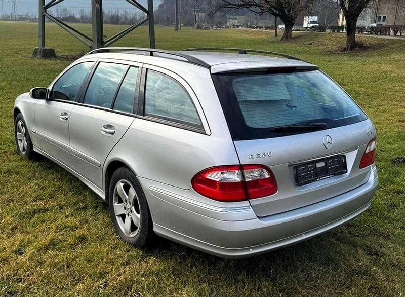 Gebraucht Mercedes E320 Avantgarde 224 PS (164 kW) 2004 Silber Kombi