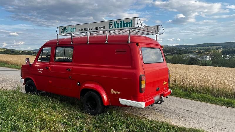 Second-hand Ford Transit 78 CP (57 kW) 1983 Monovolum