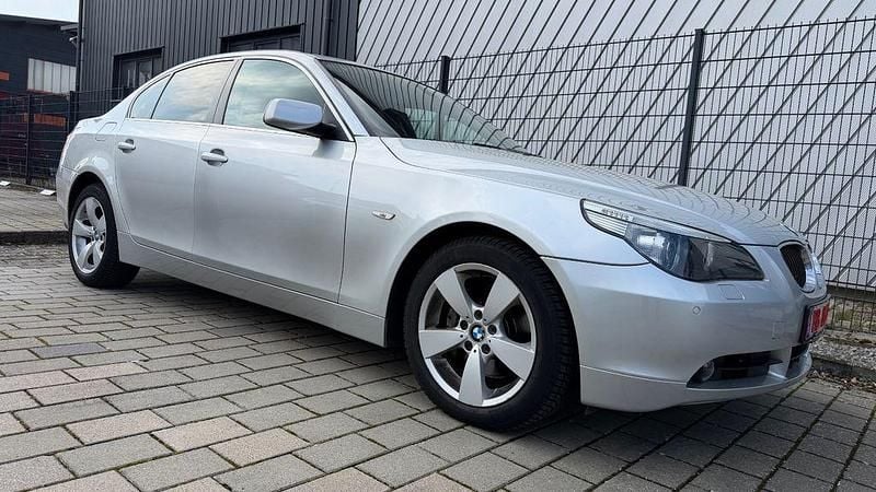 Gebraucht BMW 530 Advantage 231 PS (169 kW) 2006 Silber Limousine