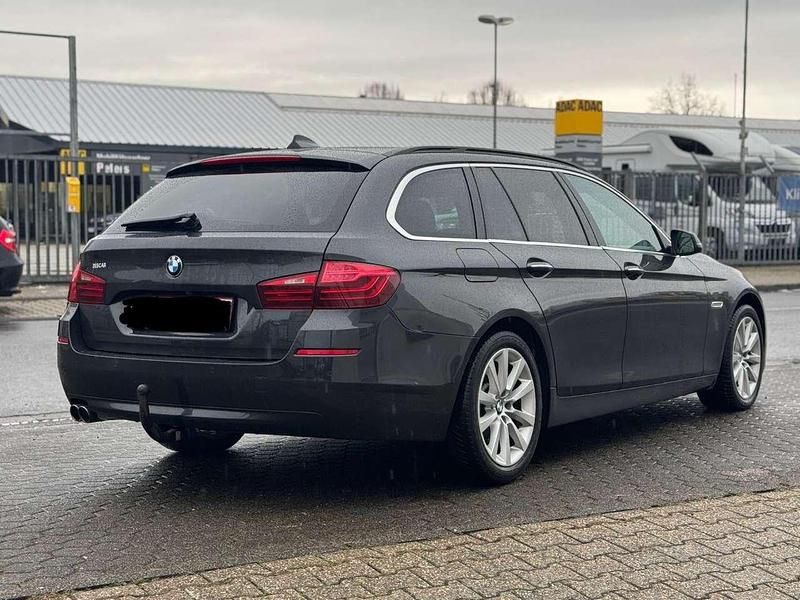 Gebraucht BMW 520 Performance 163 PS (119 kW) 2015 Grau Kombi