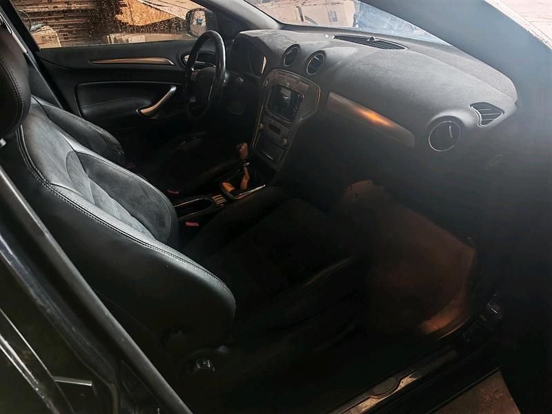 Gebraucht Ford Mondeo 140 PS (102 kW) 2007 Schwarz Kombi