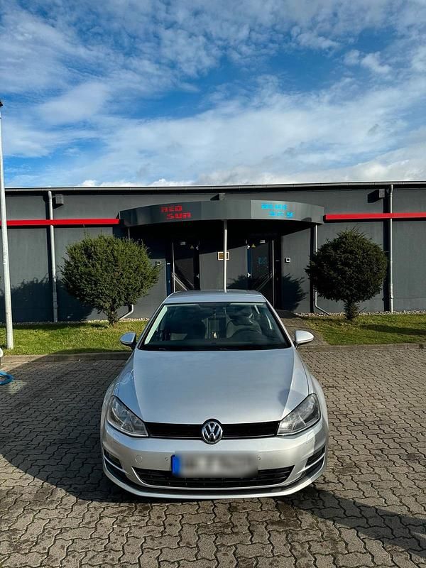 Silber Gebraucht 2013 VW Golf VII Kleinwagen | 7.500 € (Etwas zu teuer) - Bild 1/4