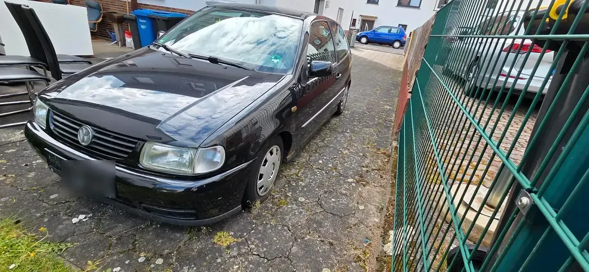 Gebraucht VW Polo 60 PS (44 kW) 1998 Schwarz Kleinwagen