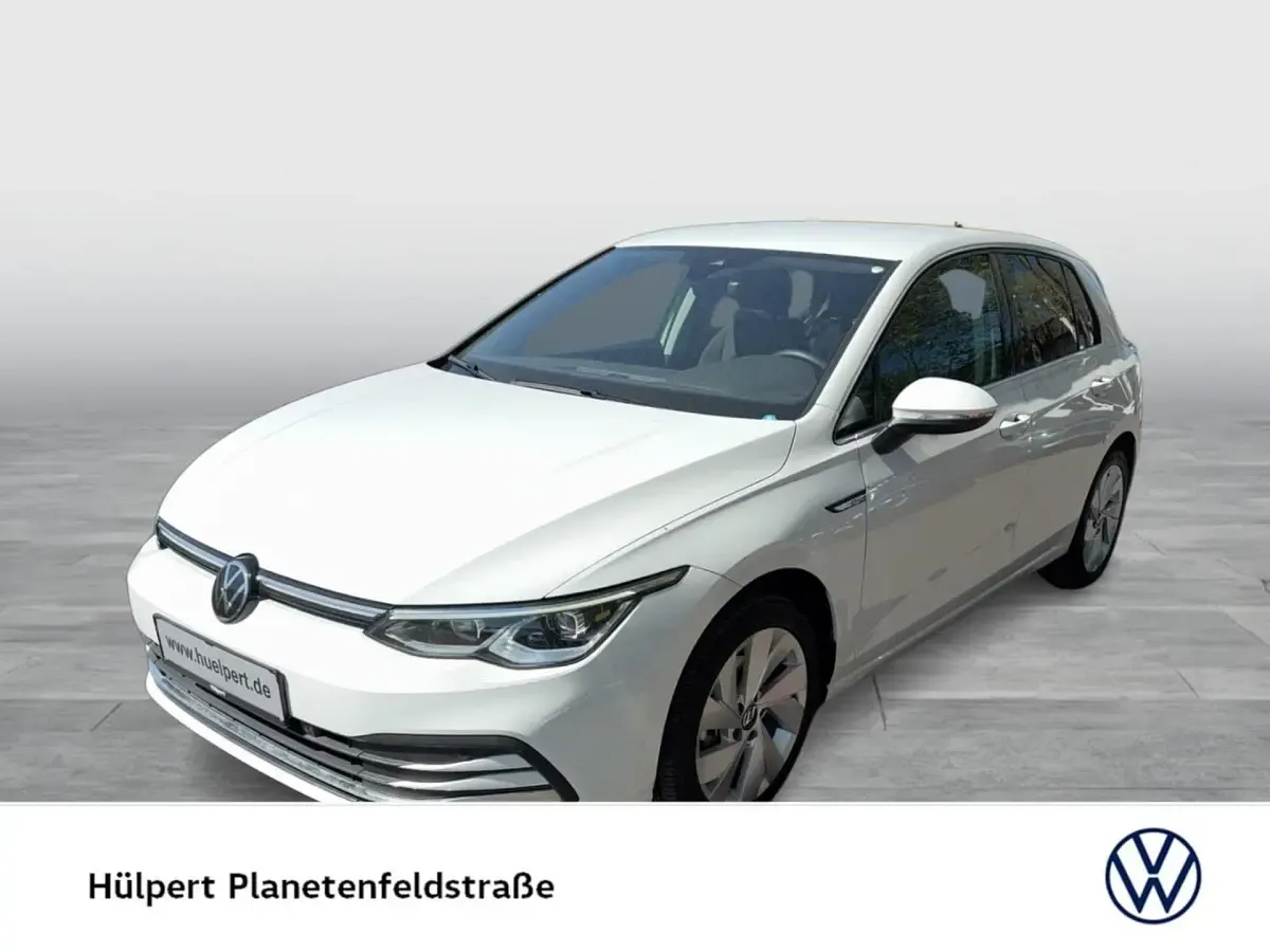 Gebraucht VW Golf VIII Style 131 PS (96 kW) 2024 Weiß Limousine