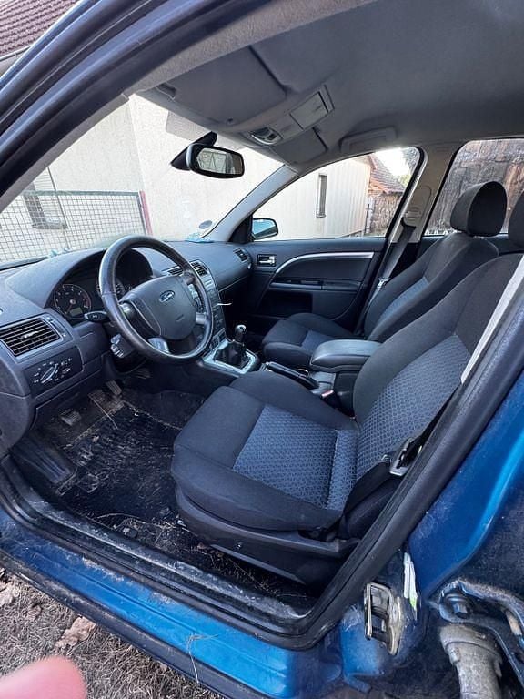 Gebraucht Ford Mondeo 145 PS (106 kW) 2005 Blau Limousine