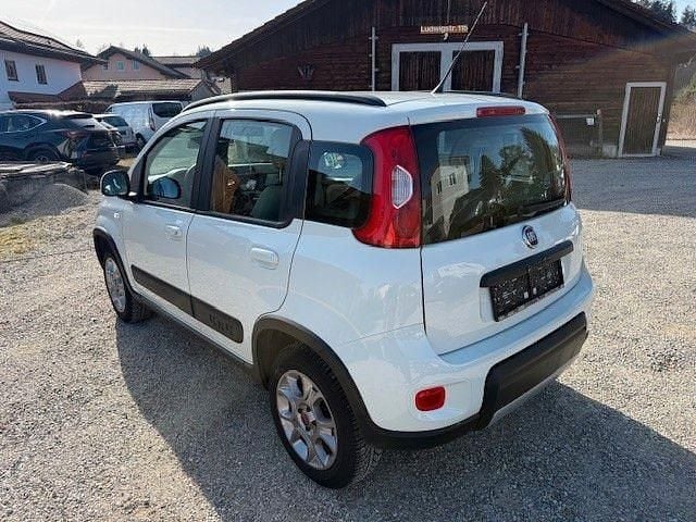 Gebraucht Fiat Panda 4x4 86 PS (63 kW) 2015 Weiß Kleinwagen