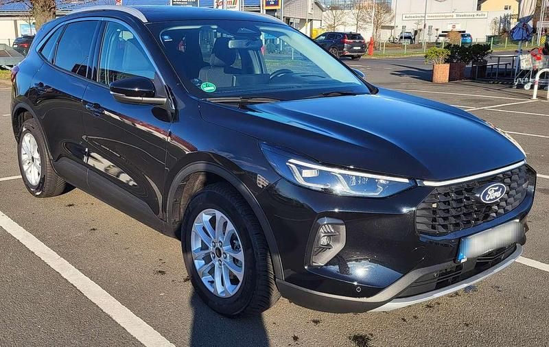 Gebraucht Ford Kuga Titanium 152 PS (111 kW) 2025 Schwarz SUV
