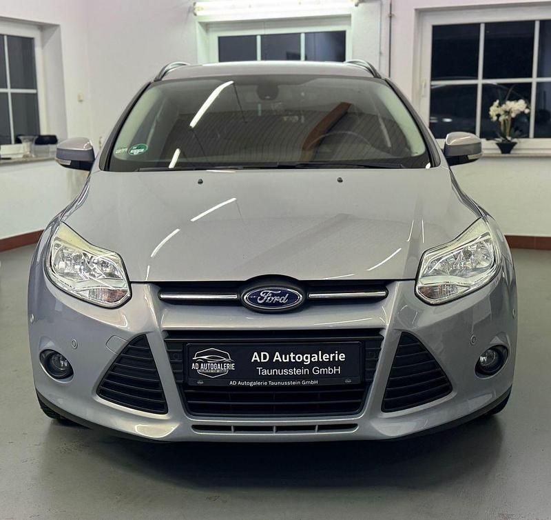 Gebraucht Ford Focus SYNC Edition 125 PS (91 kW) 2014 Grau Kombi