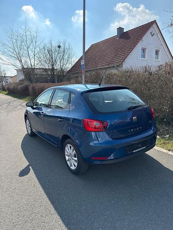Gebraucht Seat Ibiza 90 PS (66 kW) 2013 Blau Kleinwagen