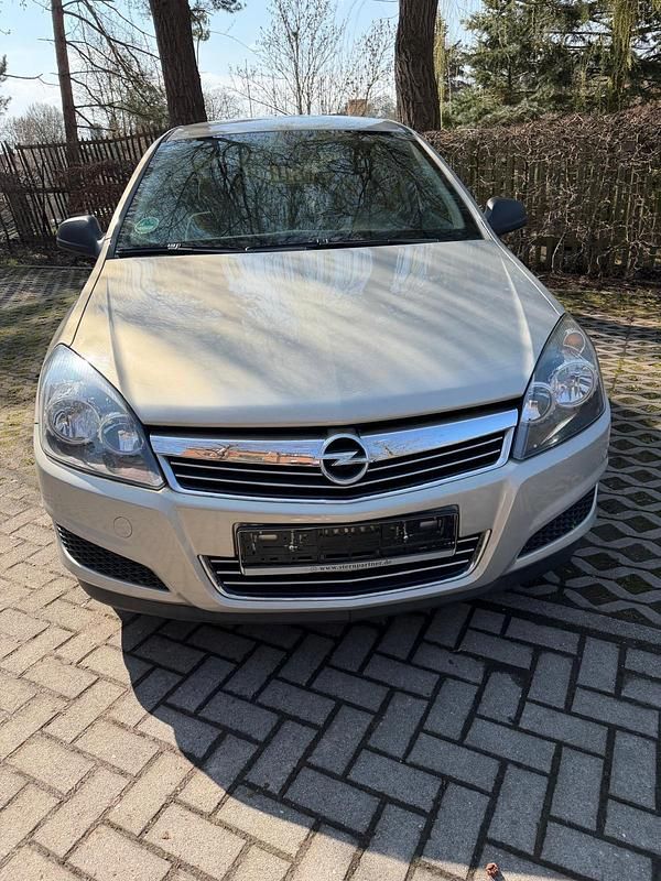 Gebraucht Opel Astra 90 PS (66 kW) 2009 Andere farben Kleinwagen