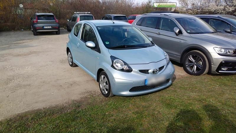 Blau Gebraucht 2006 Toyota Aygo Kleinwagen | 1.700 € (Guter Preis) - Bild 1/1