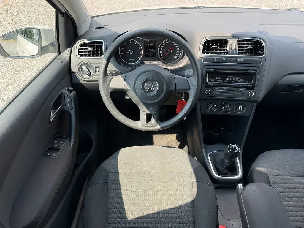 Gebraucht VW Polo Comfortline 69 PS (50 kW) 2014 Weiß Limousine