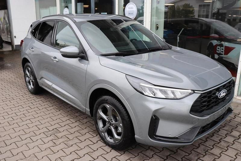 Gebraucht Ford Kuga ST-Line 242 PS (177 kW) 2025 Solar silver metallic SUV
