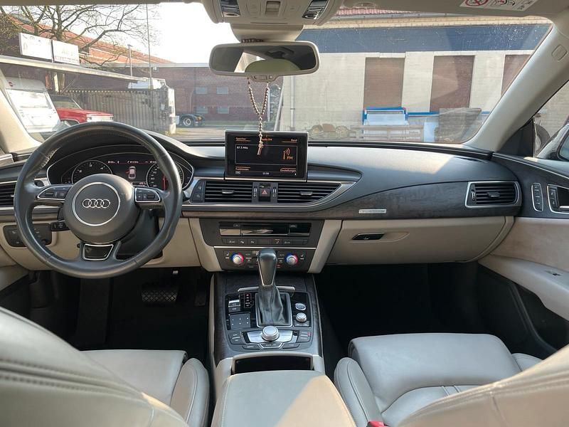 Second-hand Audi A7 Ambiente 272 CP (200 kW) 2017 Albastru Hatchback