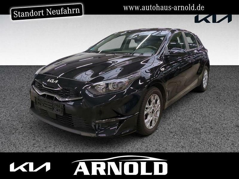 Gebraucht Kia Ceed Vision 140 PS (102 kW) 2024 Zilinaschwarz (metallic) Kleinwagen