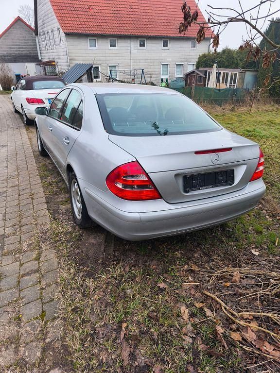 Gebraucht Mercedes 220 150 PS (110 kW) 2002 Silber Limousine