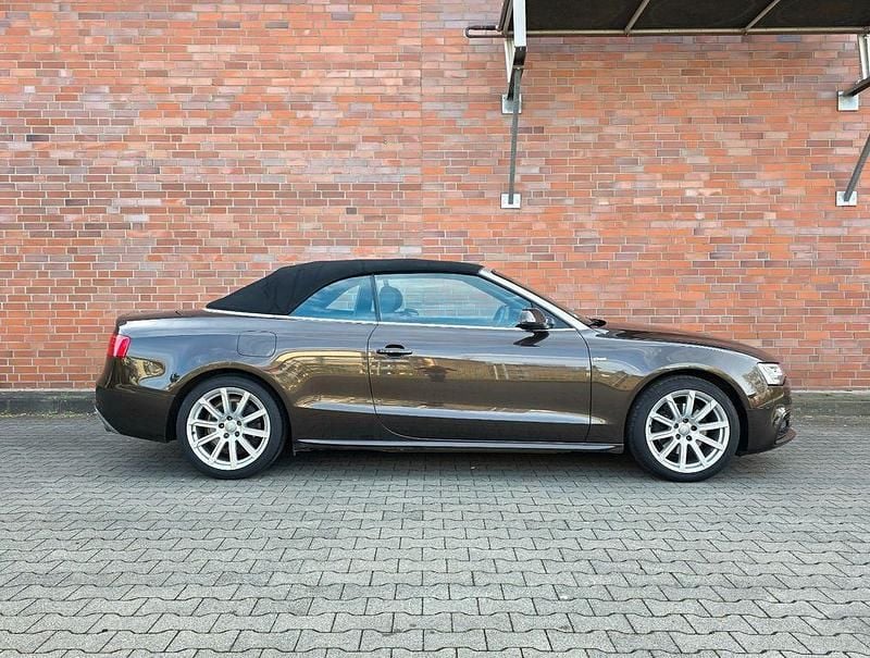Gebraucht Audi A5 Cabriolet S-Line 160 PS (117 kW) 2012 Braun Cabrio