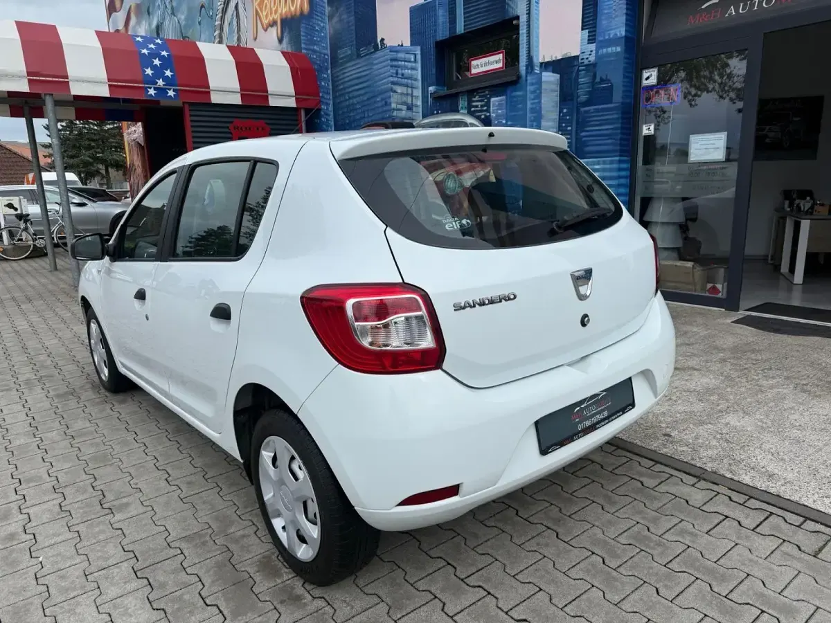 Używany Dacia Sandero 73 KM (53 kW) 2016 Biały Hatchback