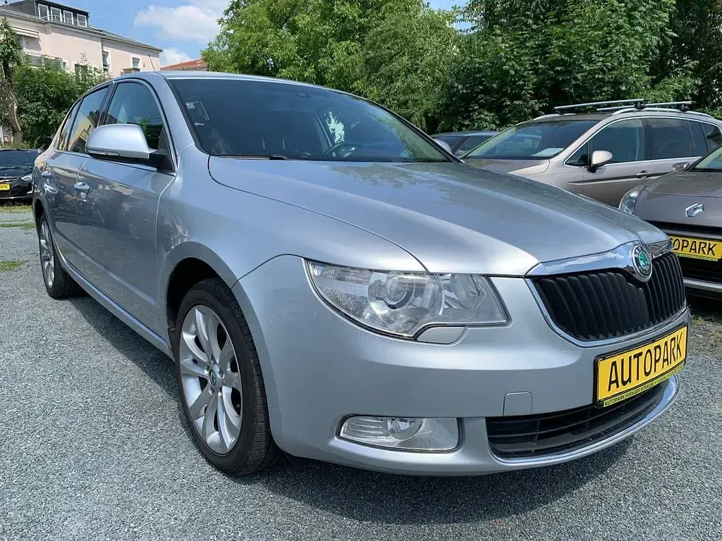 Używany Skoda Superb 160 KM (117 kW) 2008 Srebrny Sedan/Limuzyna
